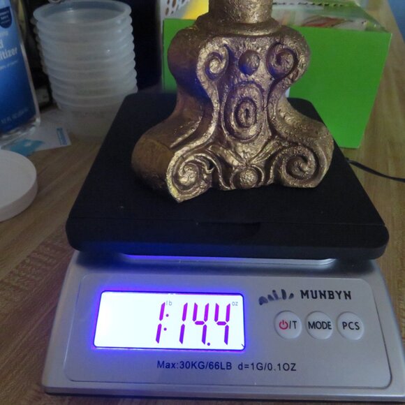 Warm gold pedestal heart frame w weighted bottom & metal top HEAVY about 2 pound - Picture 7 of 7